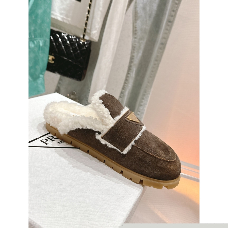 Pra*a slippers